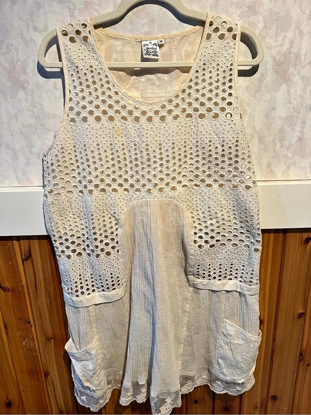 Parsley & Sage Cutout tunic in Cream Size Medium